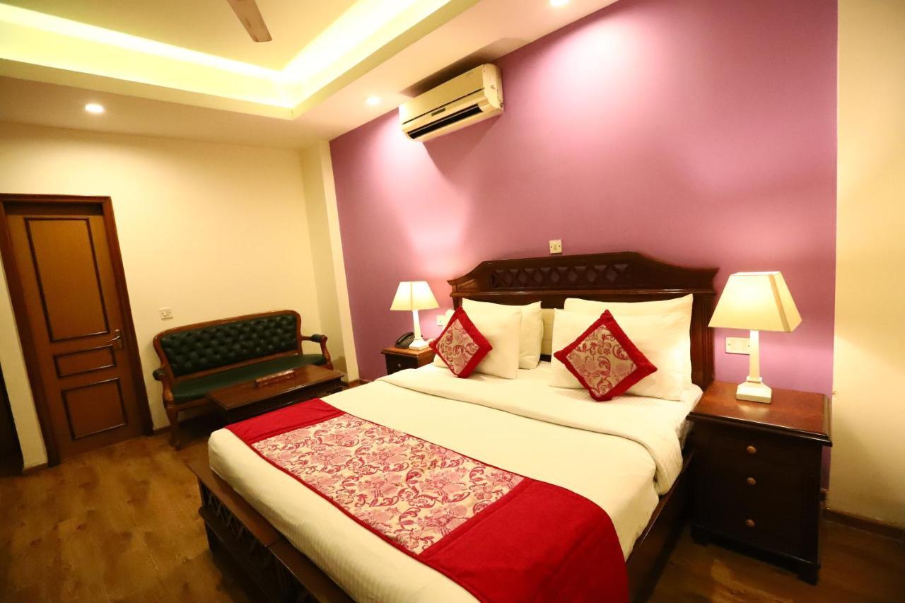 Hotel Ambica Palace Aiims New Delhi - Couple Friendly Local Id Accepted Exterior foto